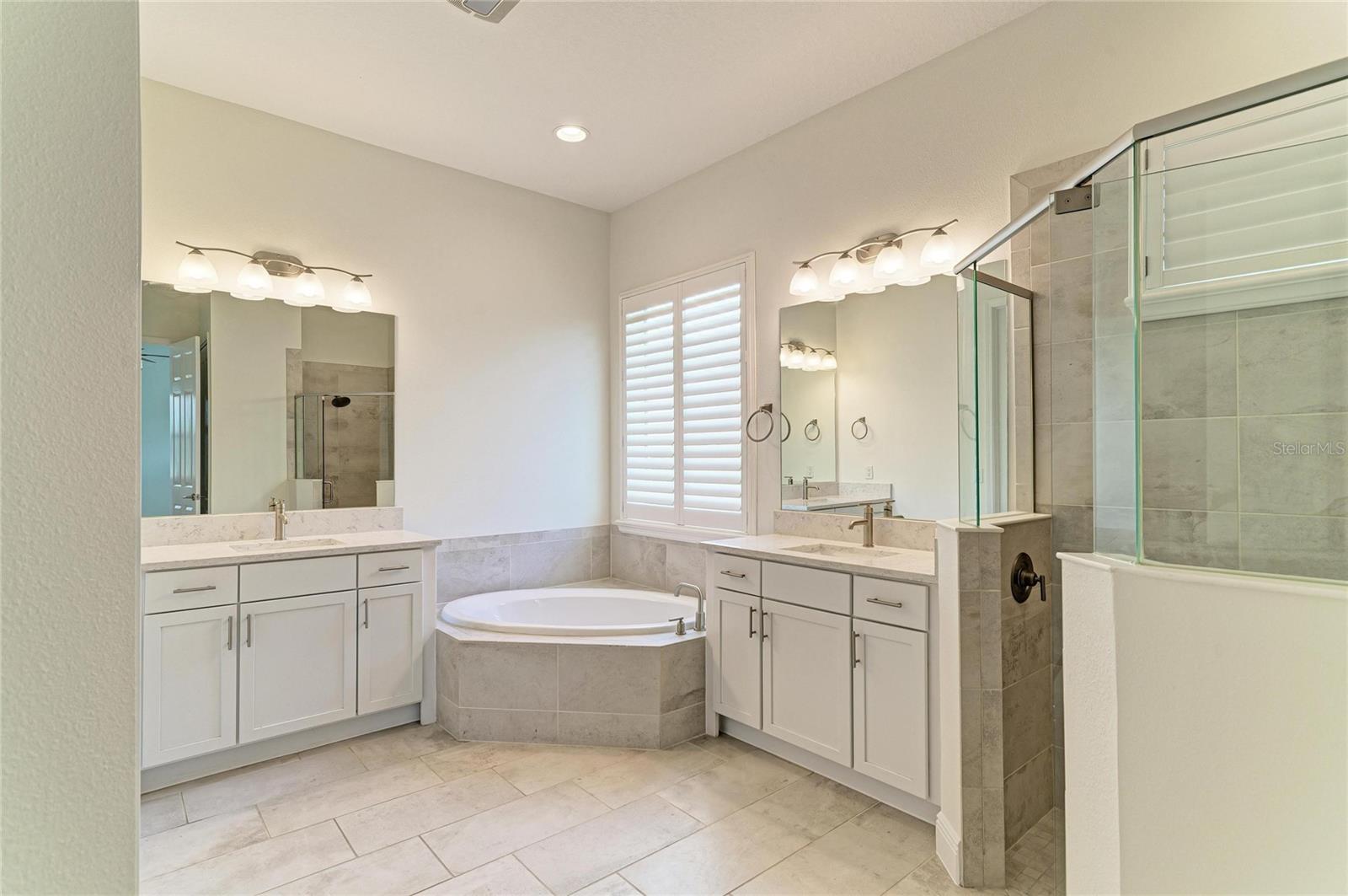 CROSSCREEK PH I SUBPH B & C - Residential