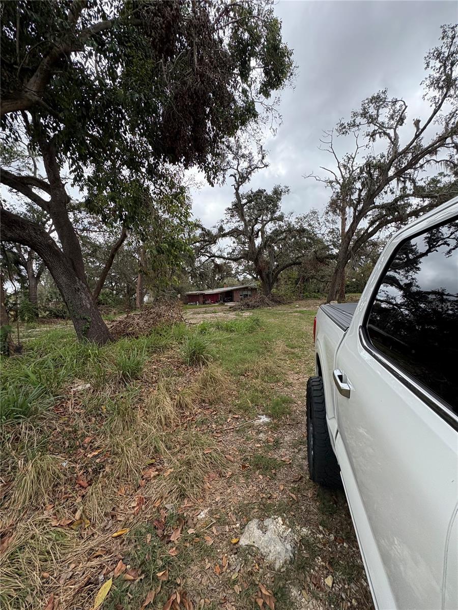 ACREAGE - Land