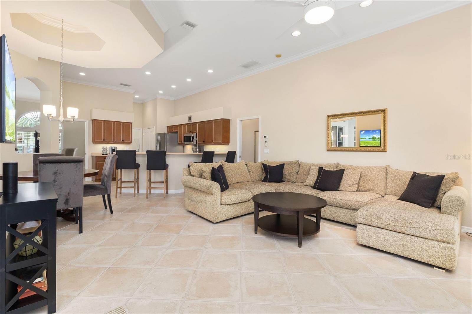 VENETIA PH 4 - Residential
