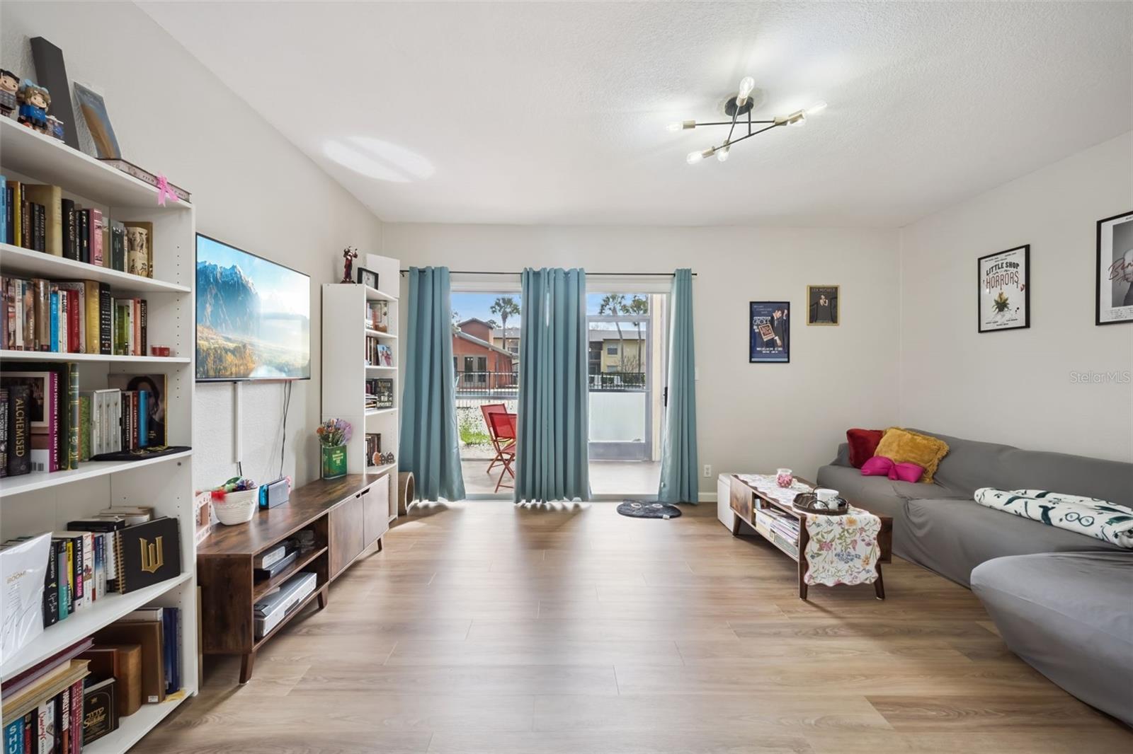 LA COSTA BRAVA LAKESIDE - Residential