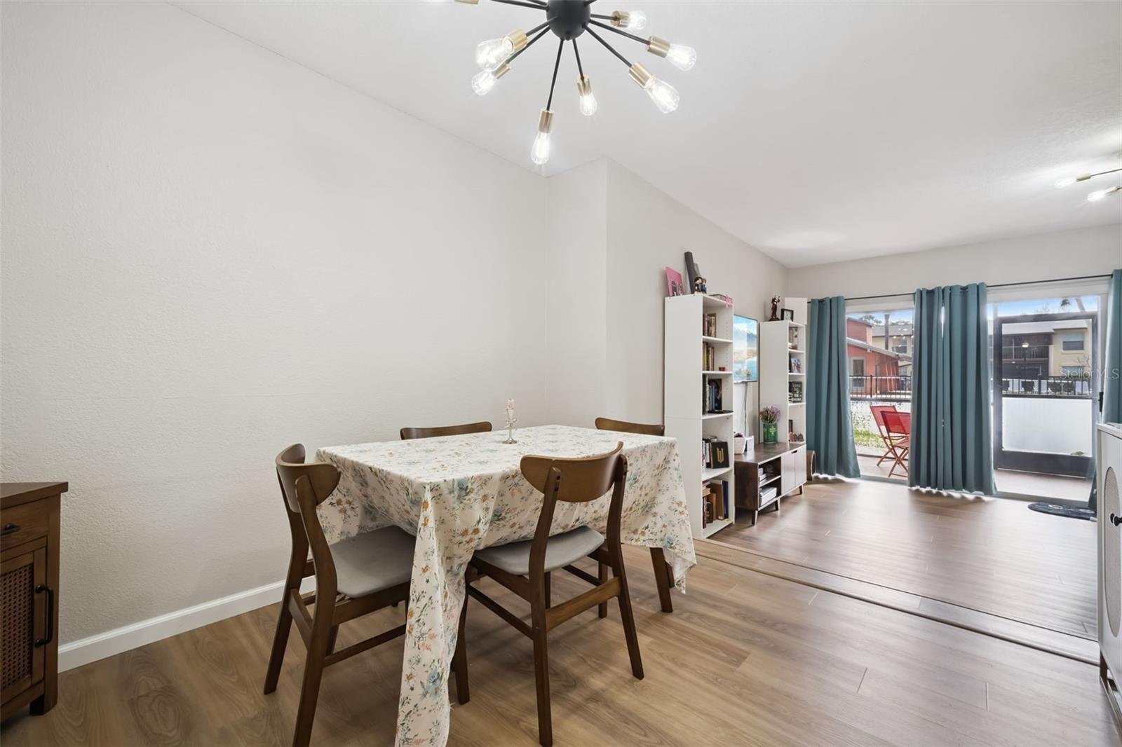 LA COSTA BRAVA LAKESIDE - Residential