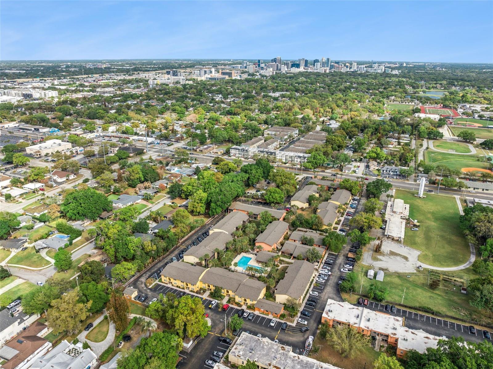 LA COSTA BRAVA LAKESIDE - Residential