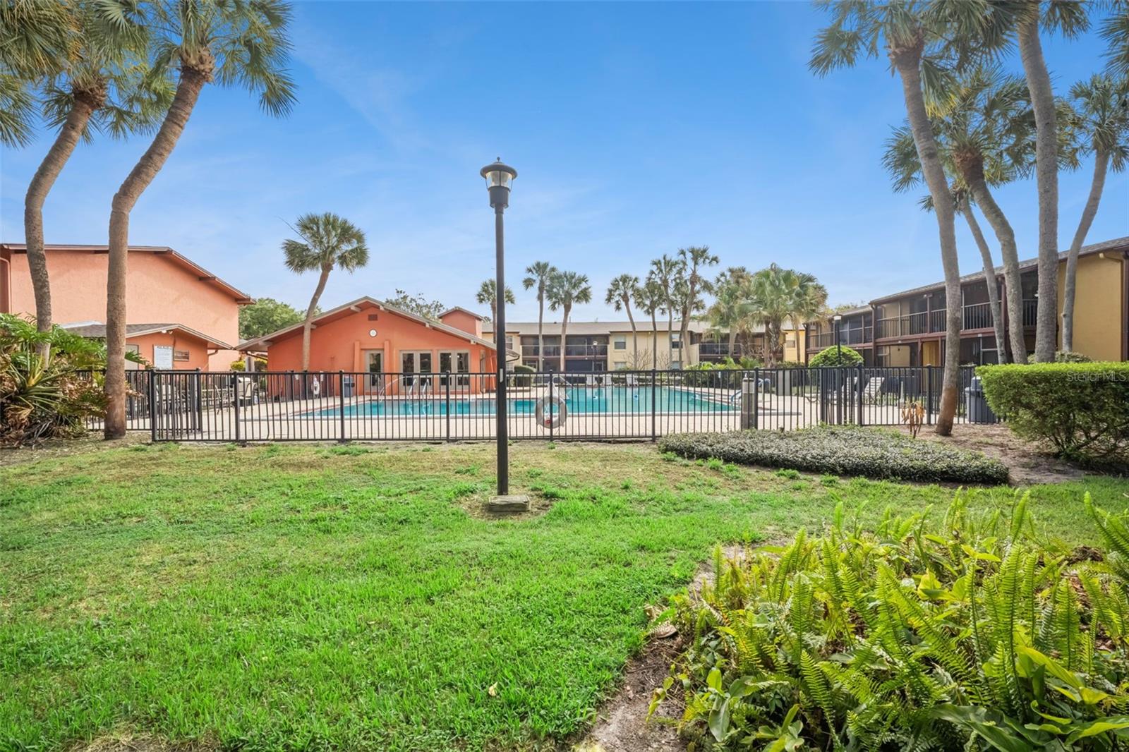 LA COSTA BRAVA LAKESIDE - Residential