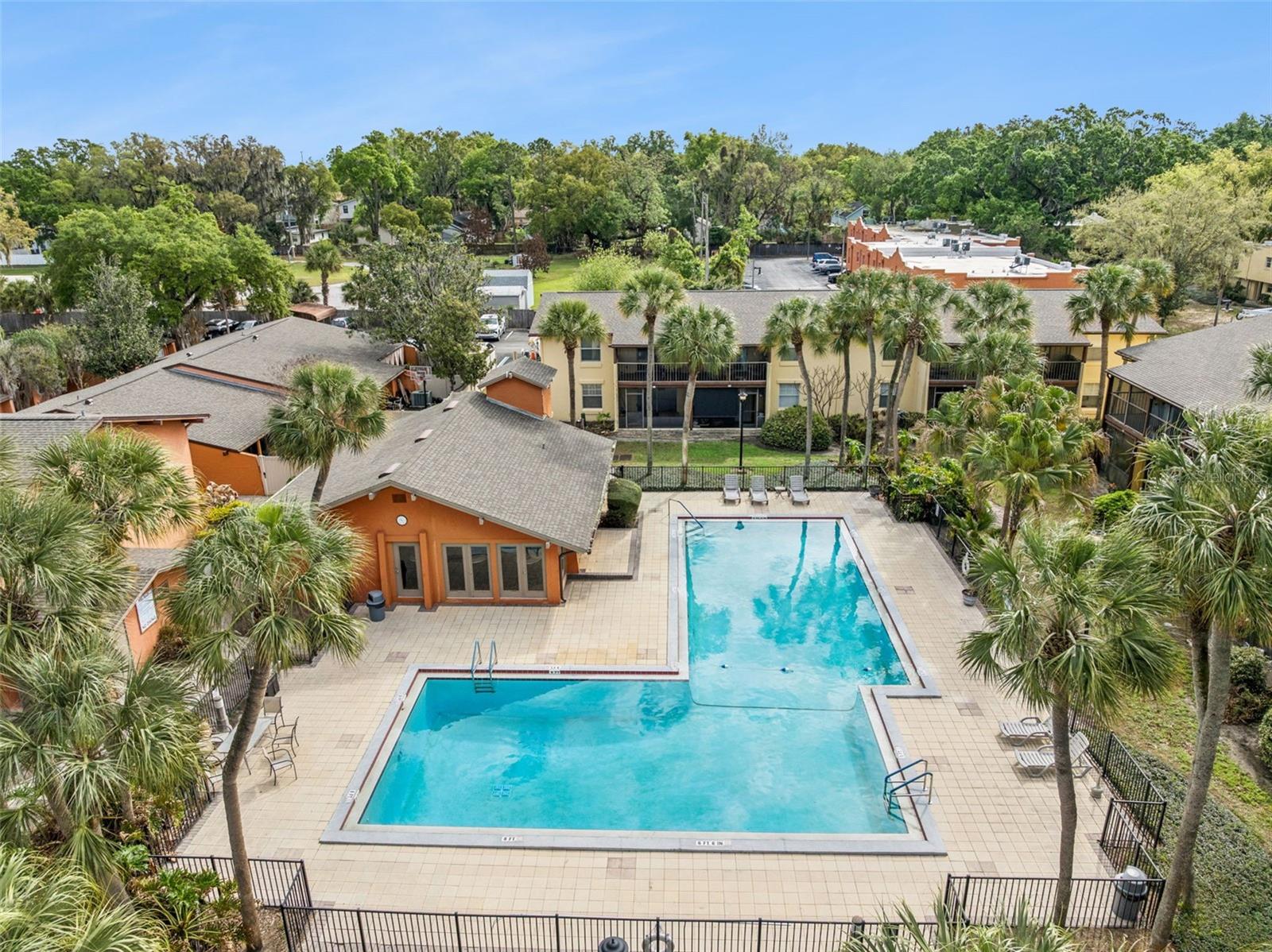 LA COSTA BRAVA LAKESIDE - Residential