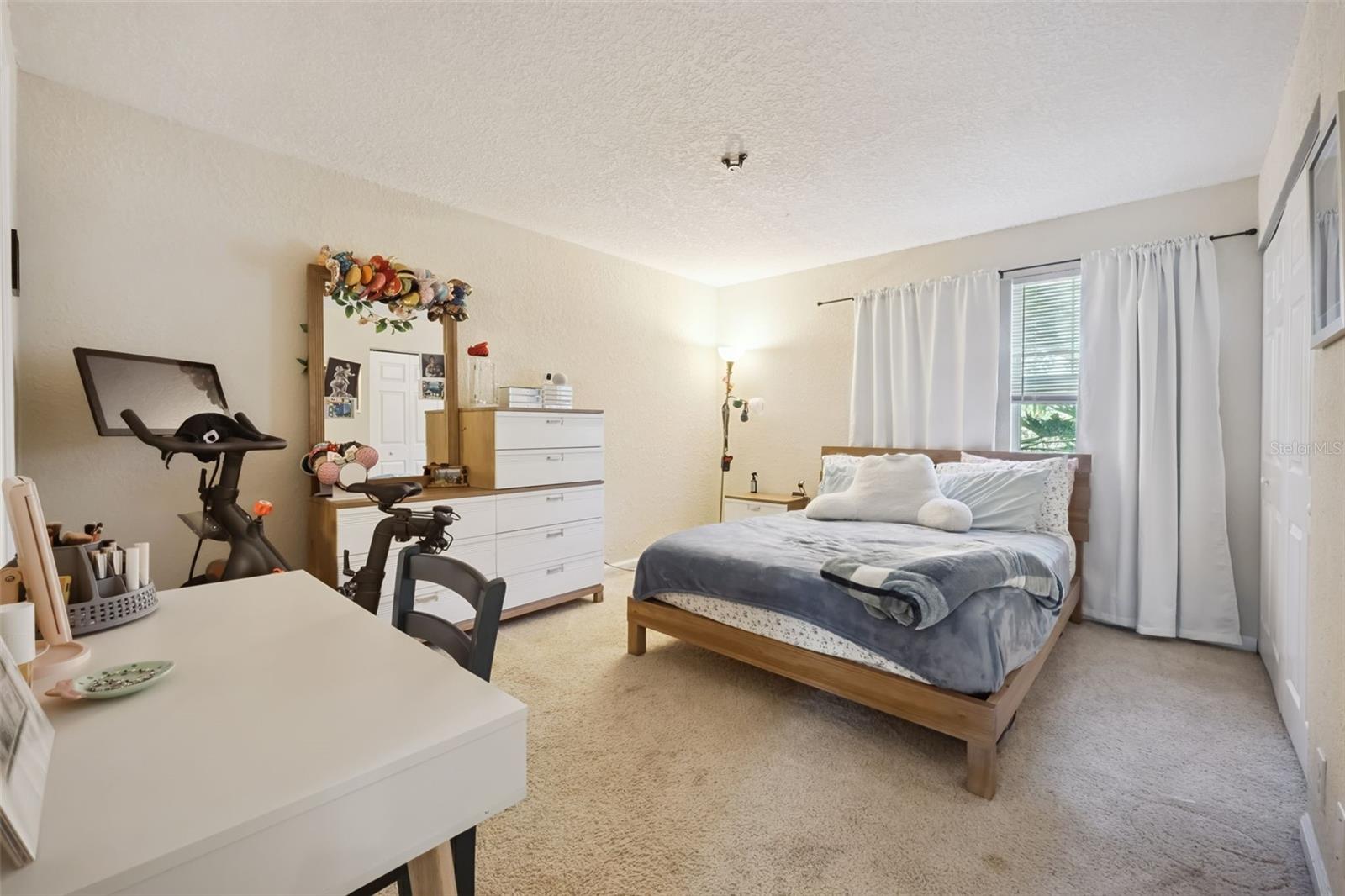 LA COSTA BRAVA LAKESIDE - Residential