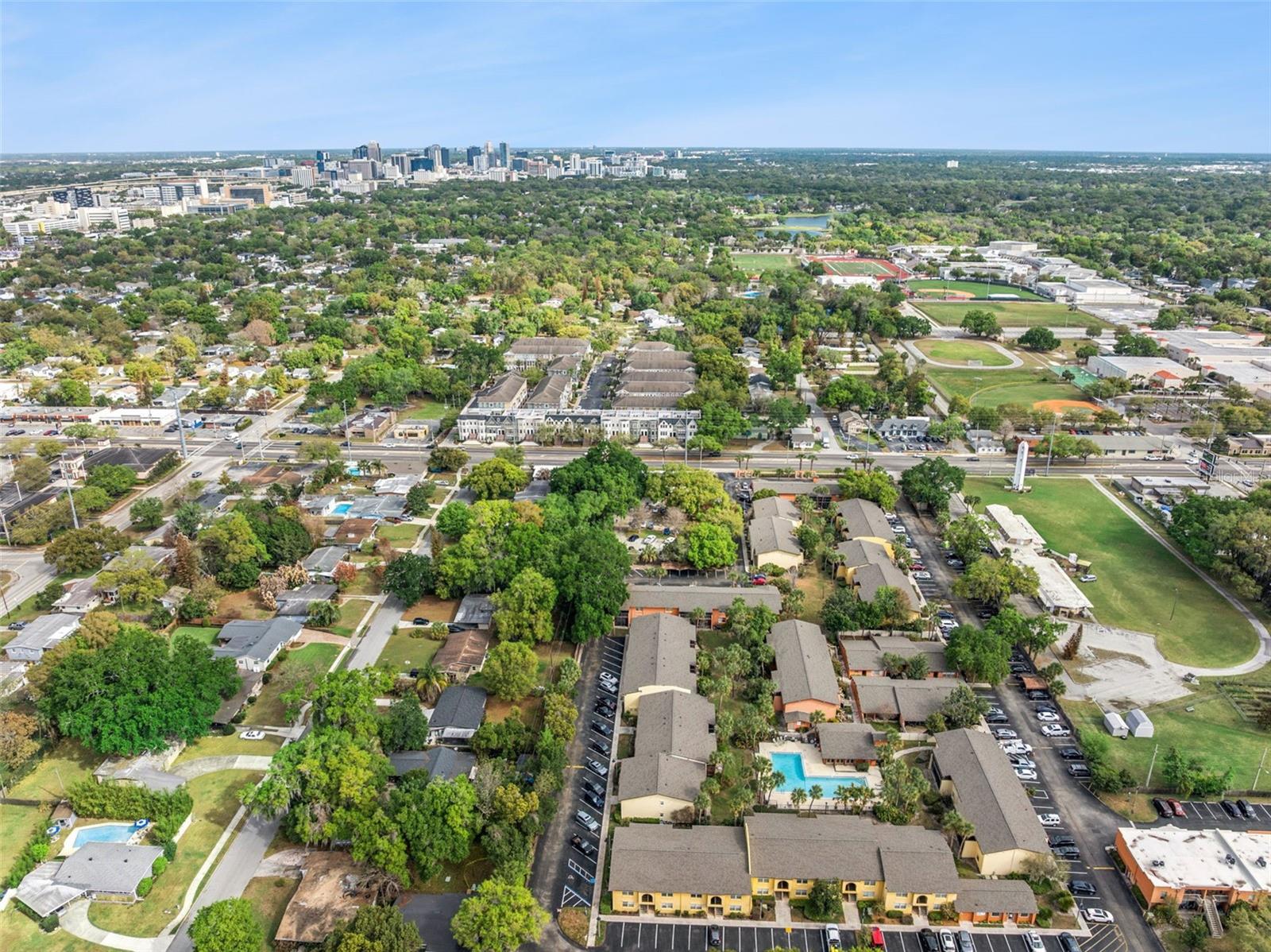 LA COSTA BRAVA LAKESIDE - Residential