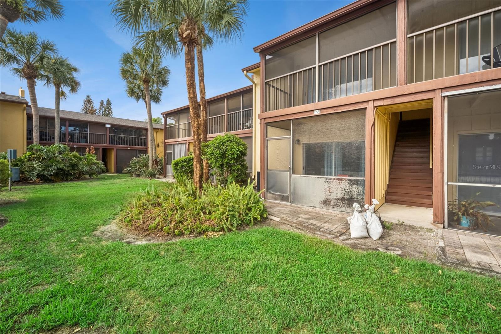 LA COSTA BRAVA LAKESIDE - Residential