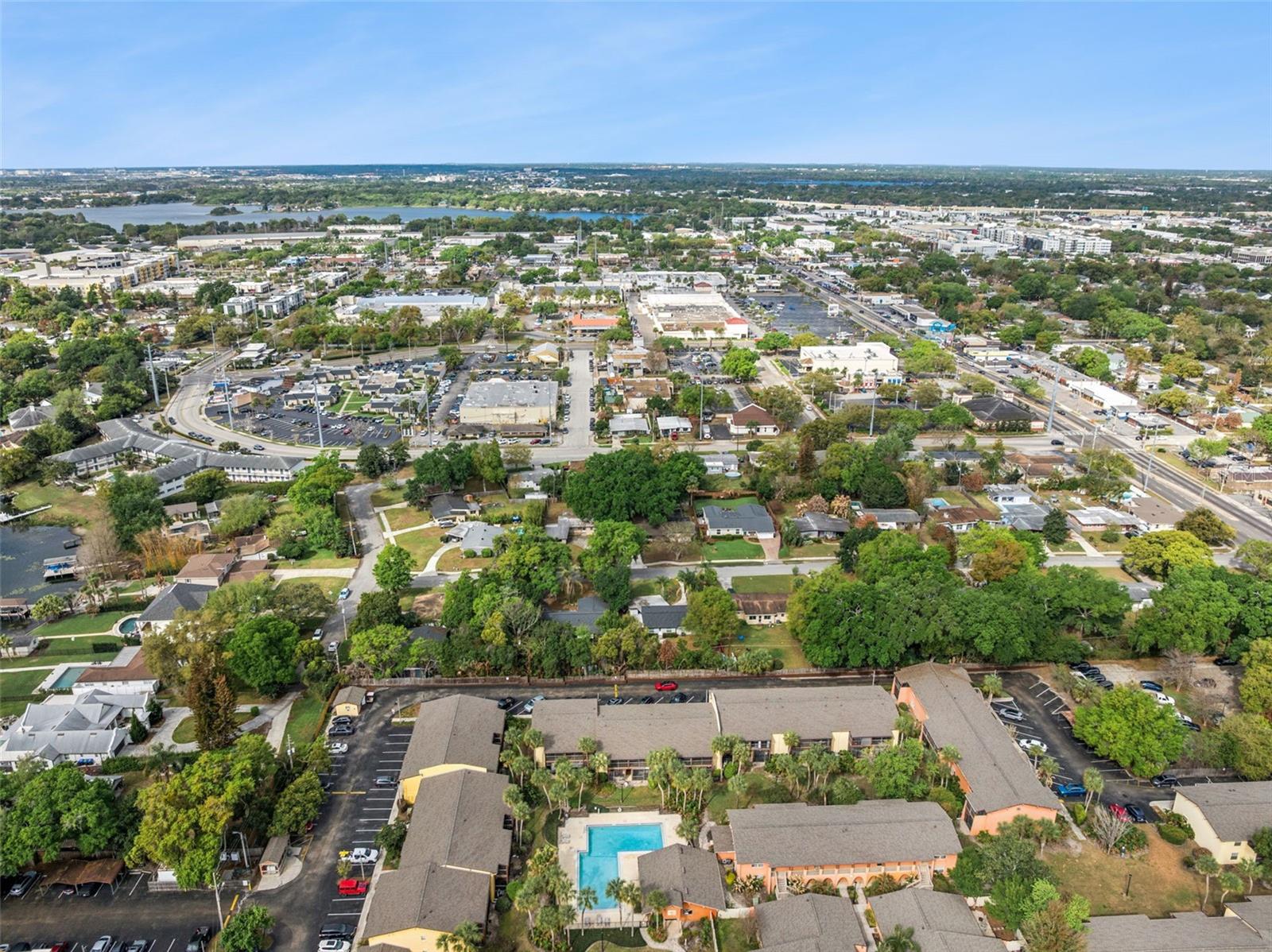 LA COSTA BRAVA LAKESIDE - Residential