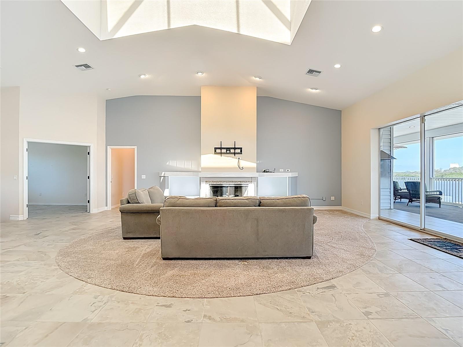 SUNSET HILLS COUNTRY CLUB - Residential