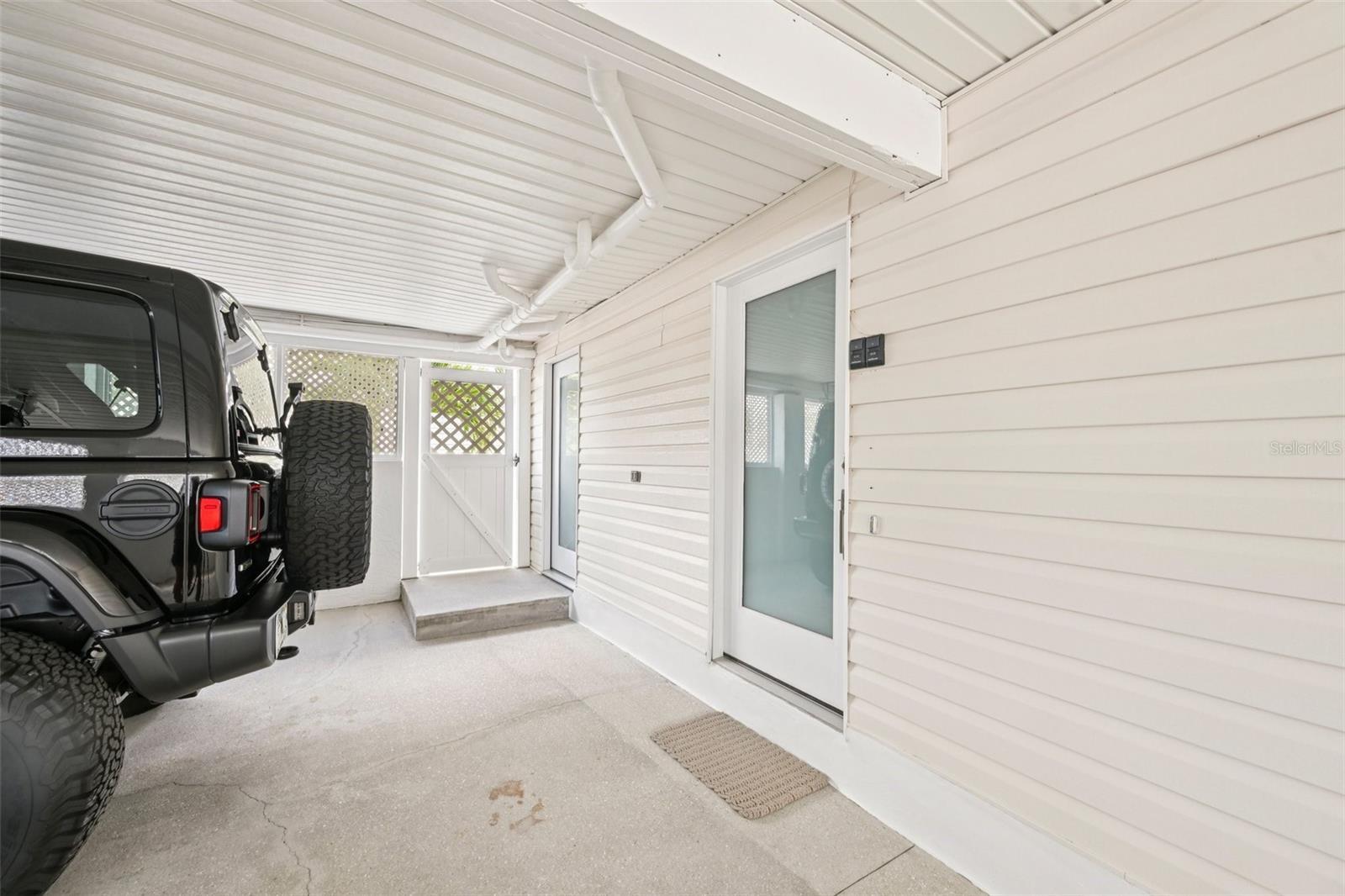 262 S HARBOR DRIVE