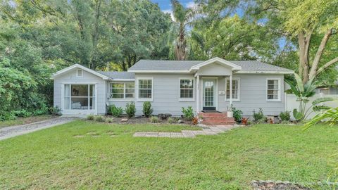 A home in LAKELAND