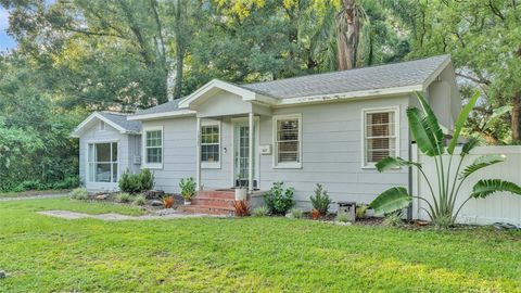 A home in LAKELAND