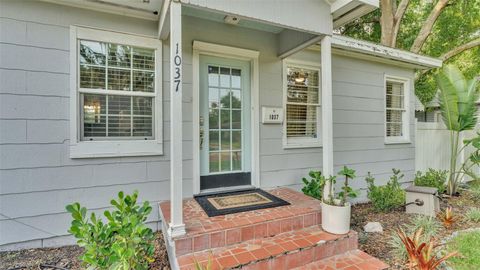 A home in LAKELAND