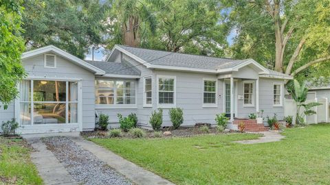 A home in LAKELAND