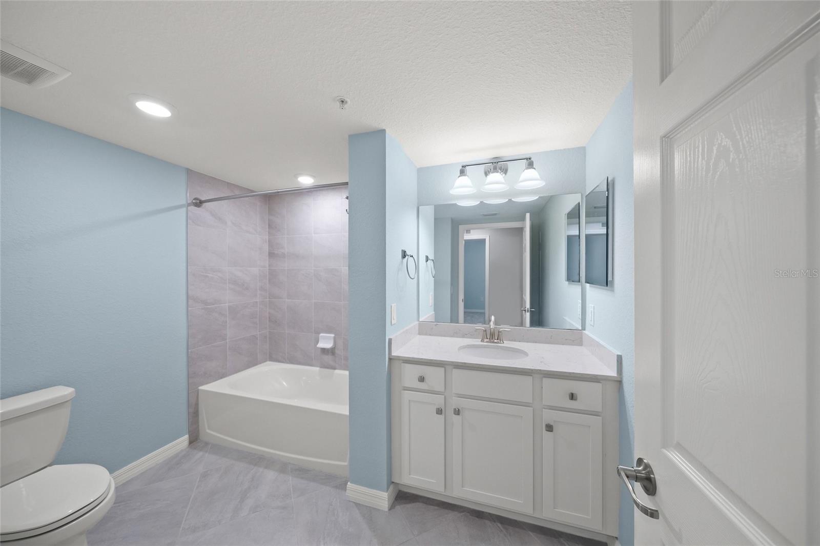 SARASOTA NATIONAL - Residential