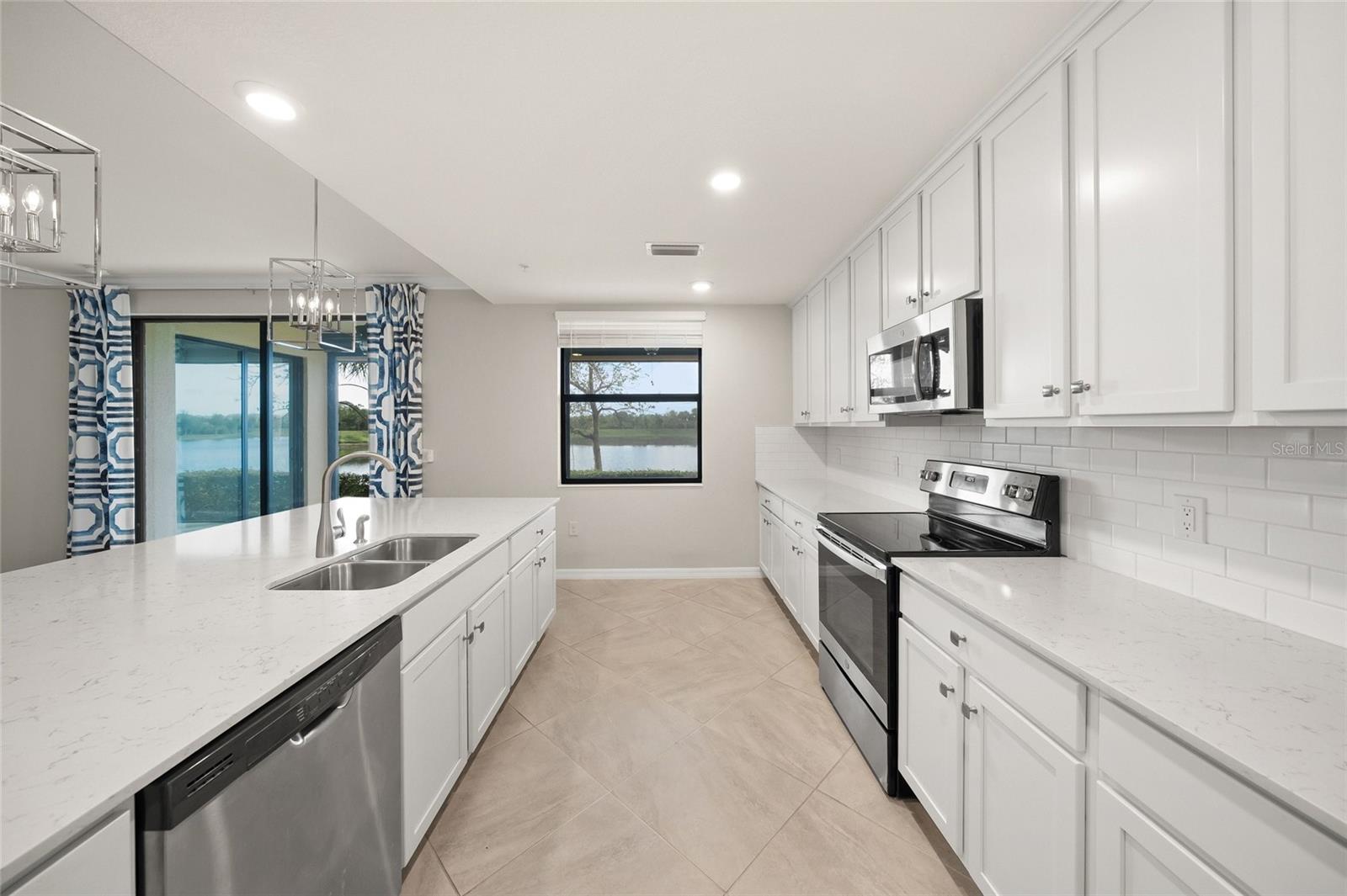 SARASOTA NATIONAL - Residential