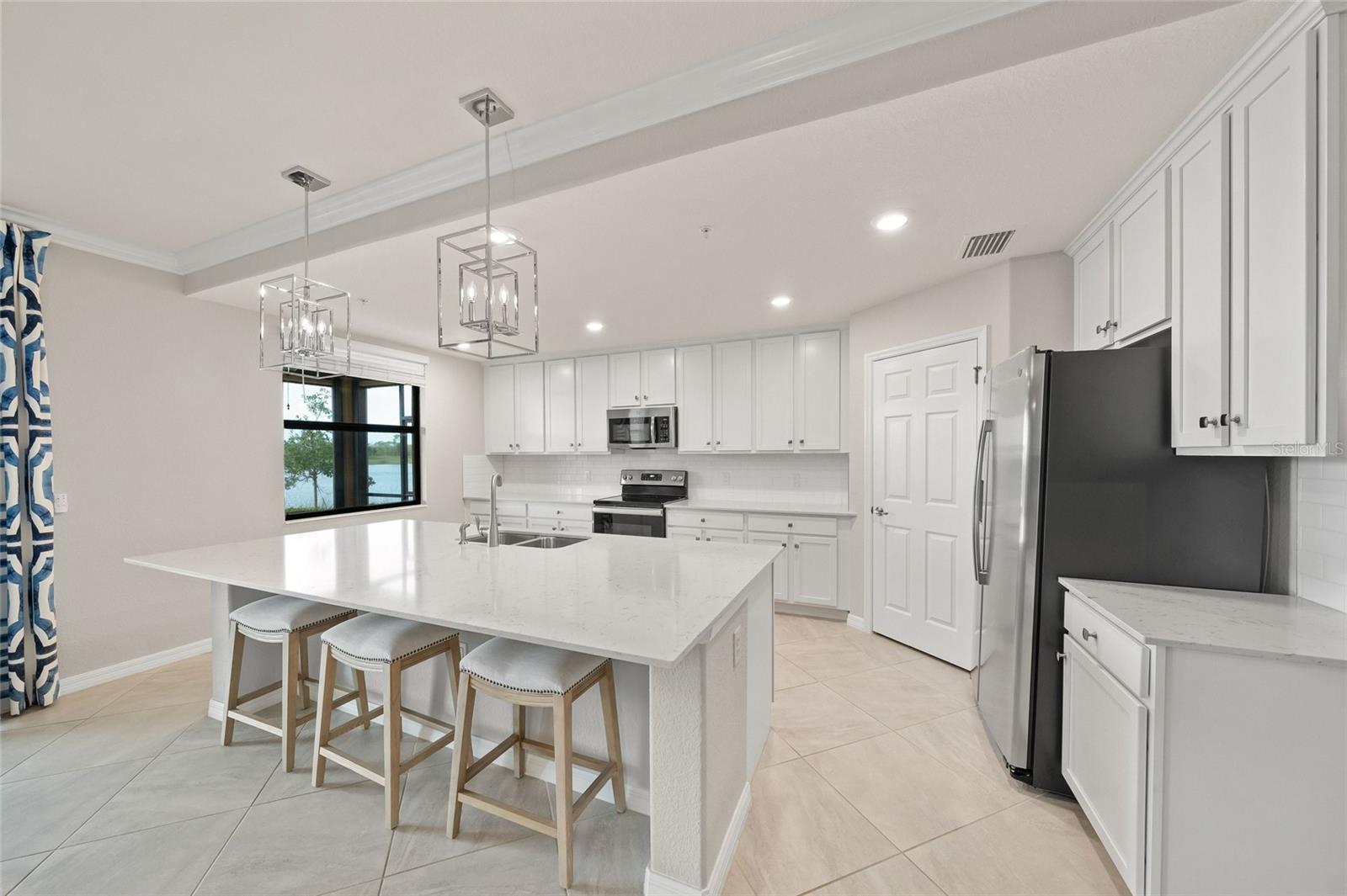 SARASOTA NATIONAL - Residential