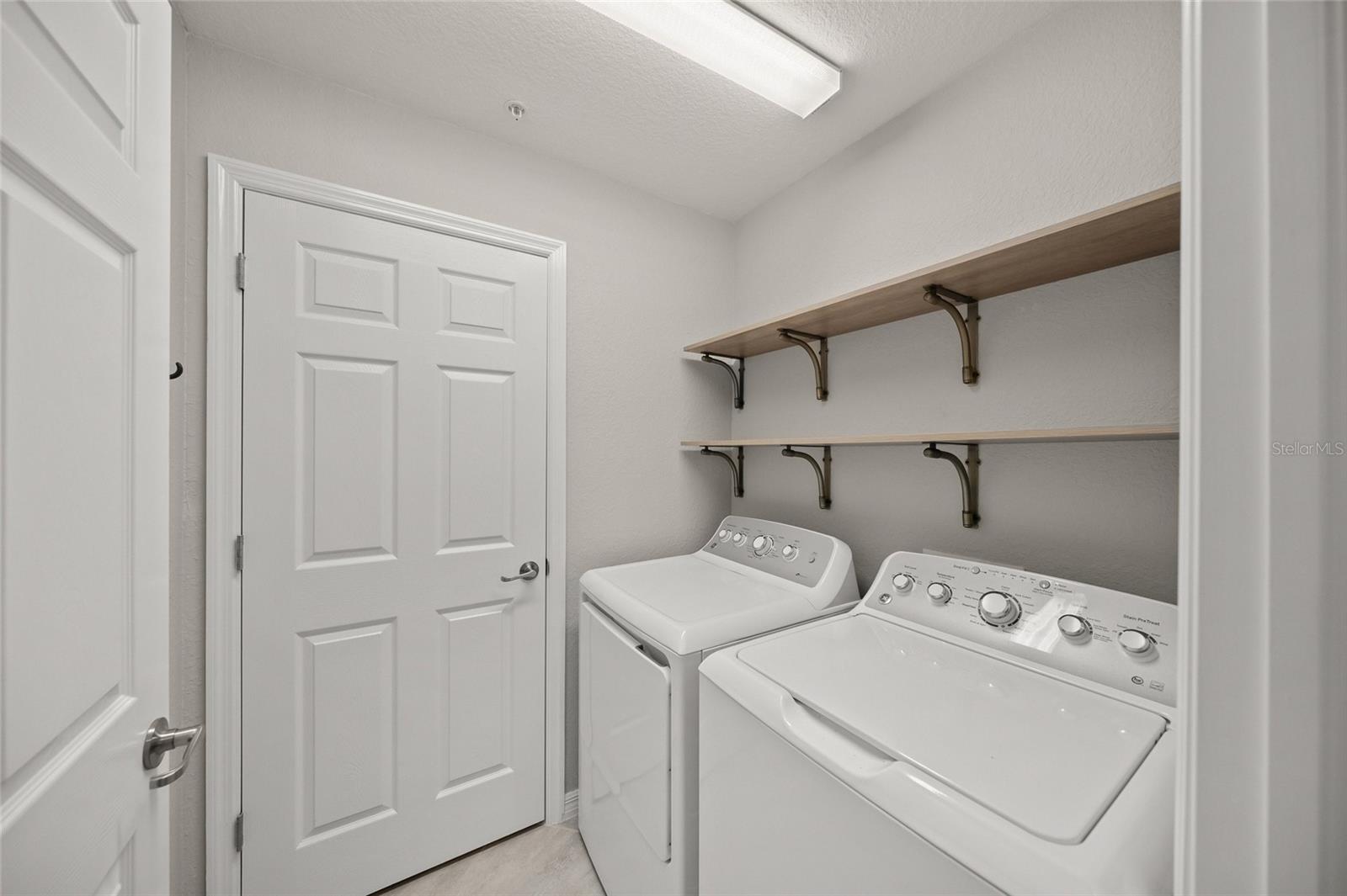 SARASOTA NATIONAL - Residential