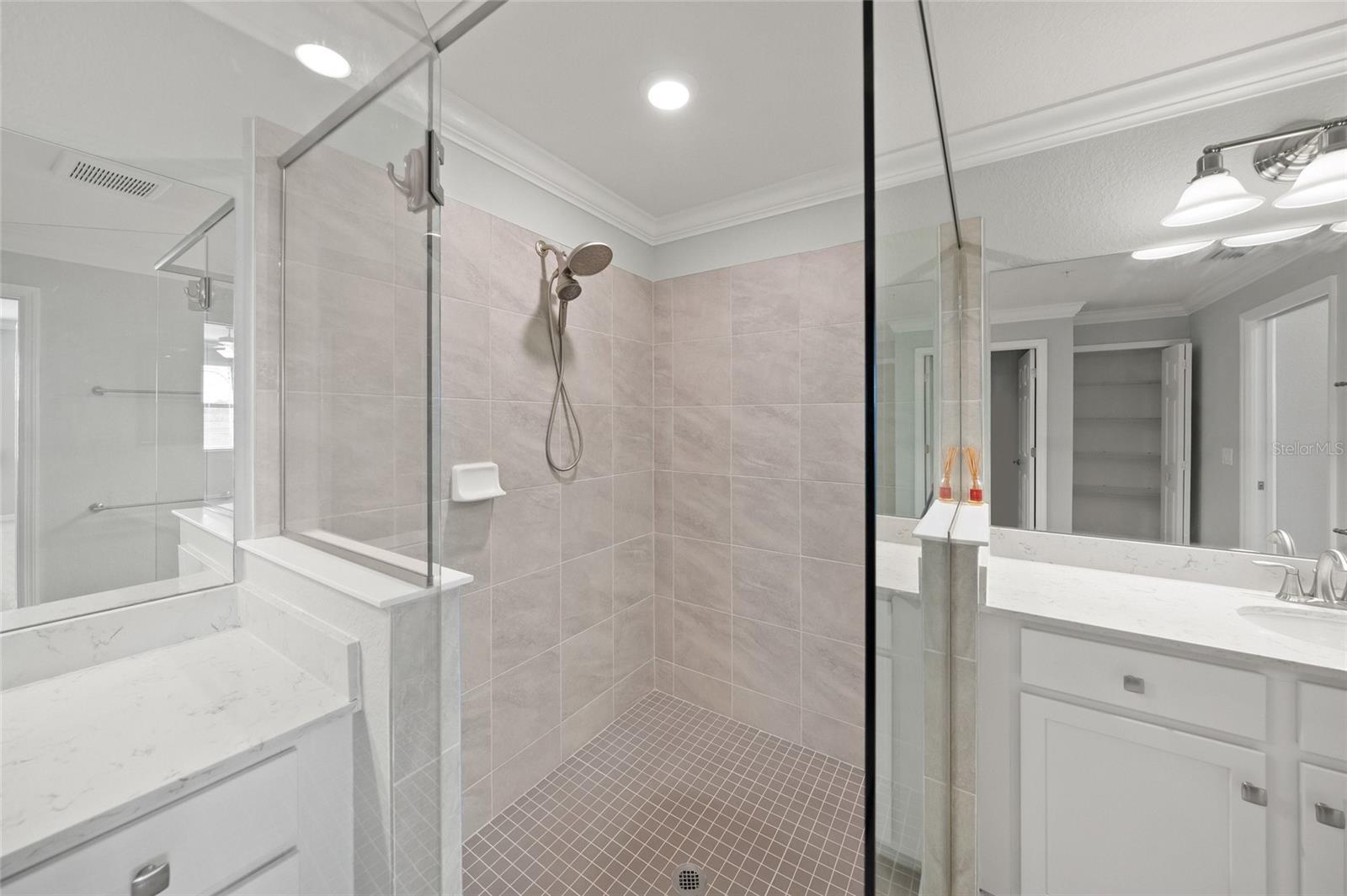 SARASOTA NATIONAL - Residential