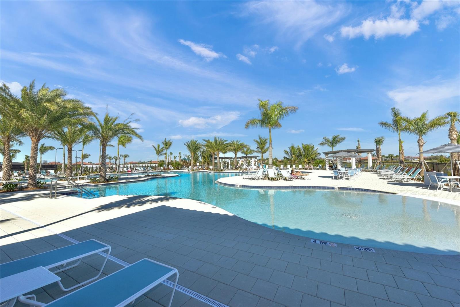 SARASOTA NATIONAL - Residential