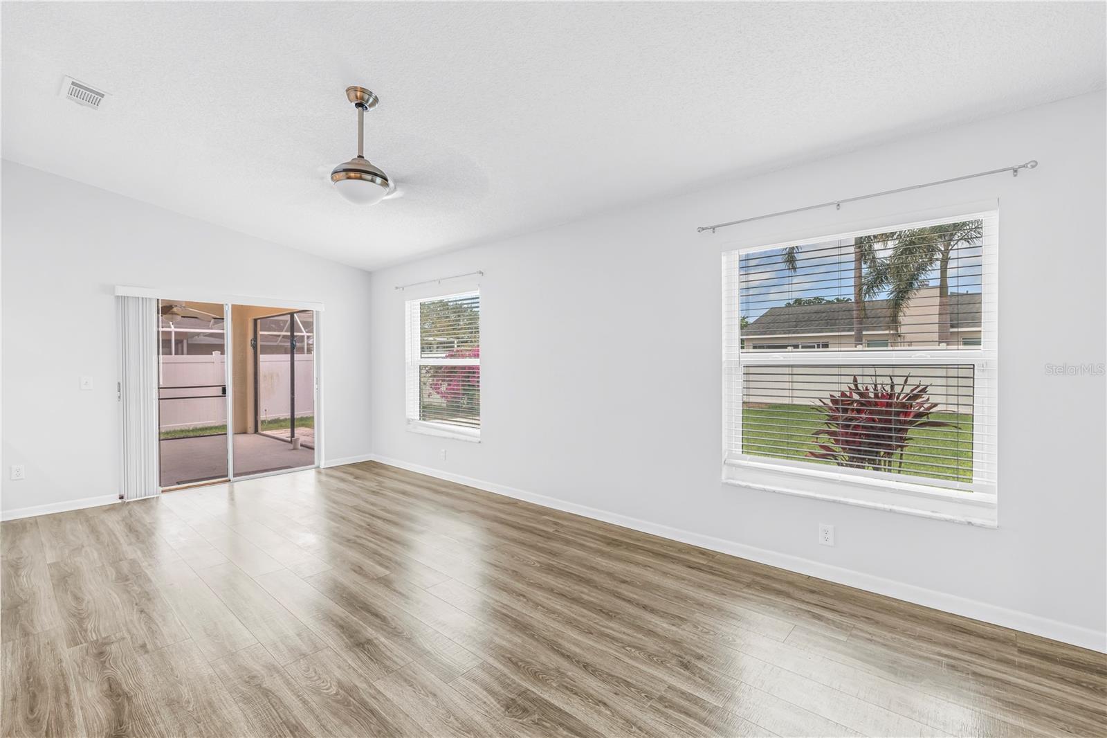 LAUREL OAK WOODS - Residential