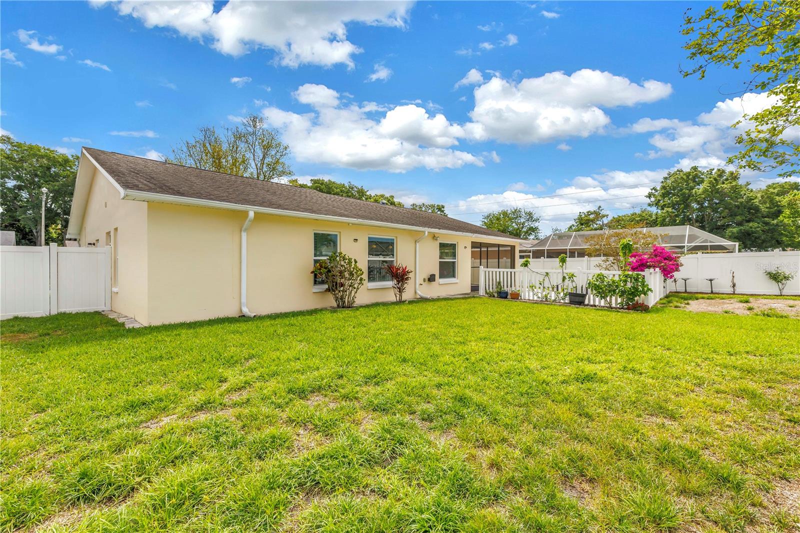 LAUREL OAK WOODS - Residential