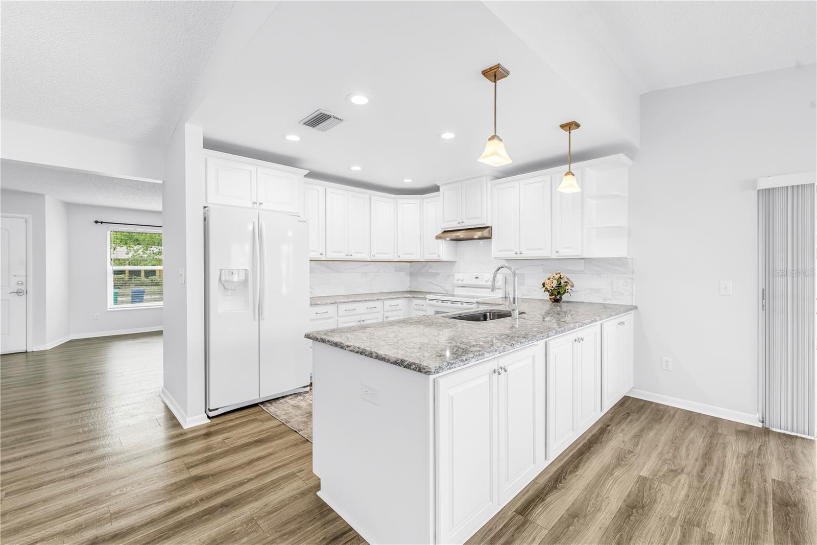 LAUREL OAK WOODS - Residential