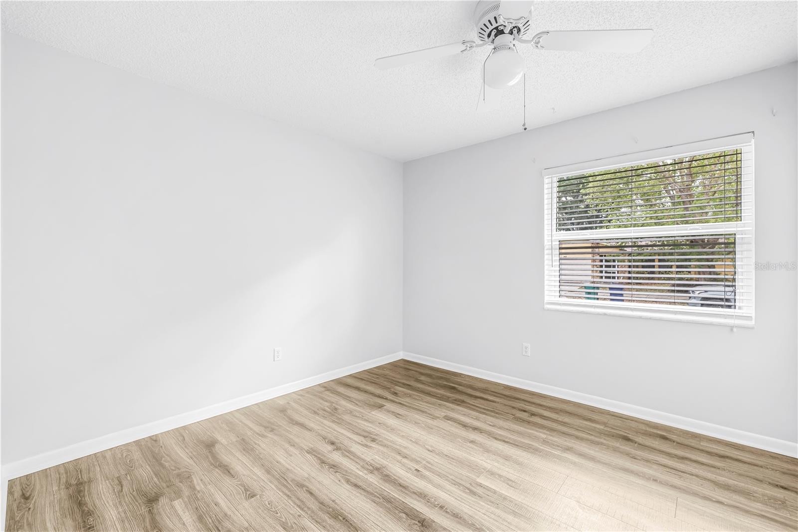 LAUREL OAK WOODS - Residential