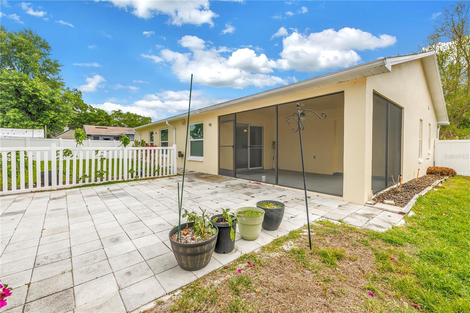 LAUREL OAK WOODS - Residential