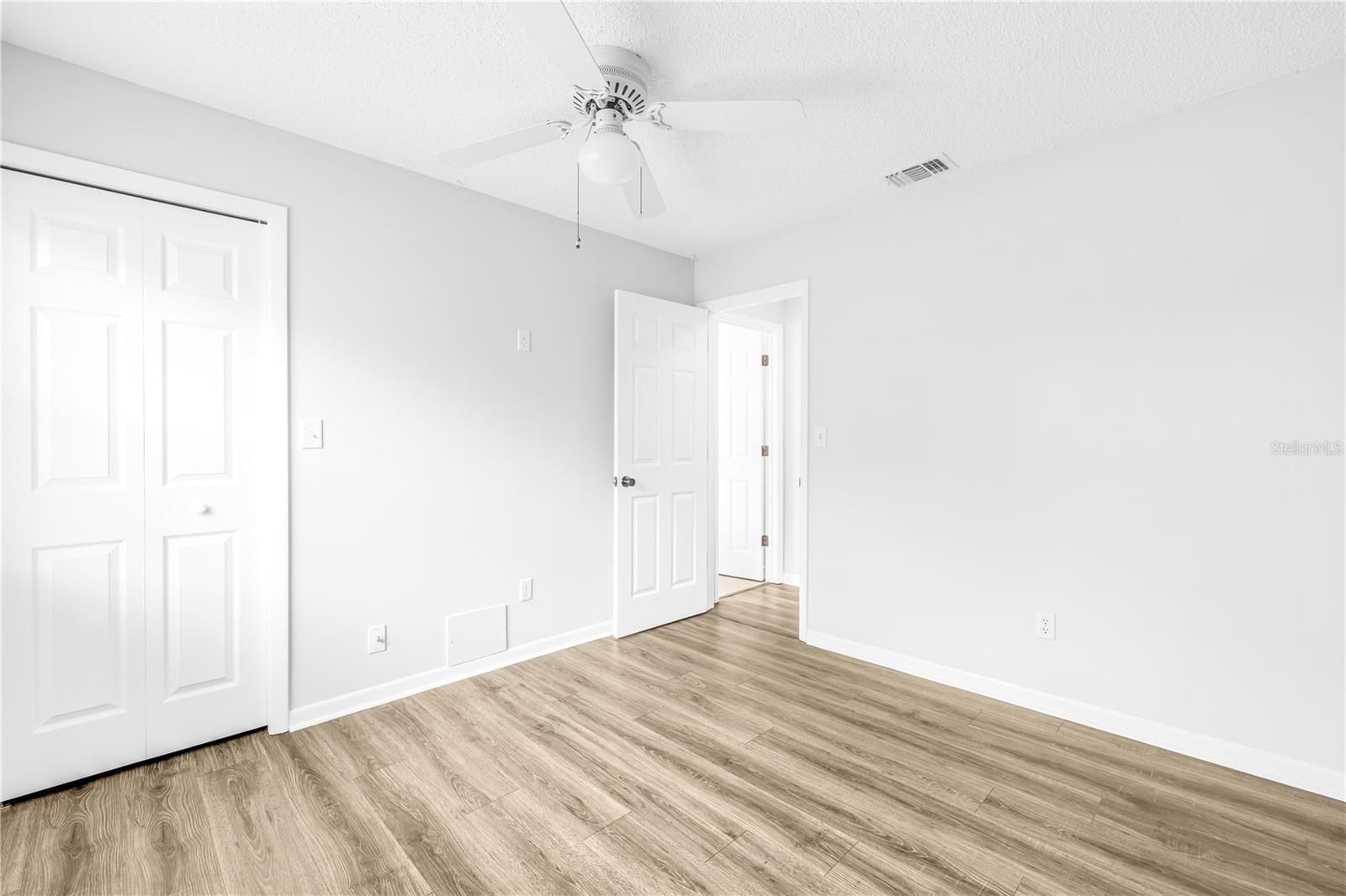 LAUREL OAK WOODS - Residential