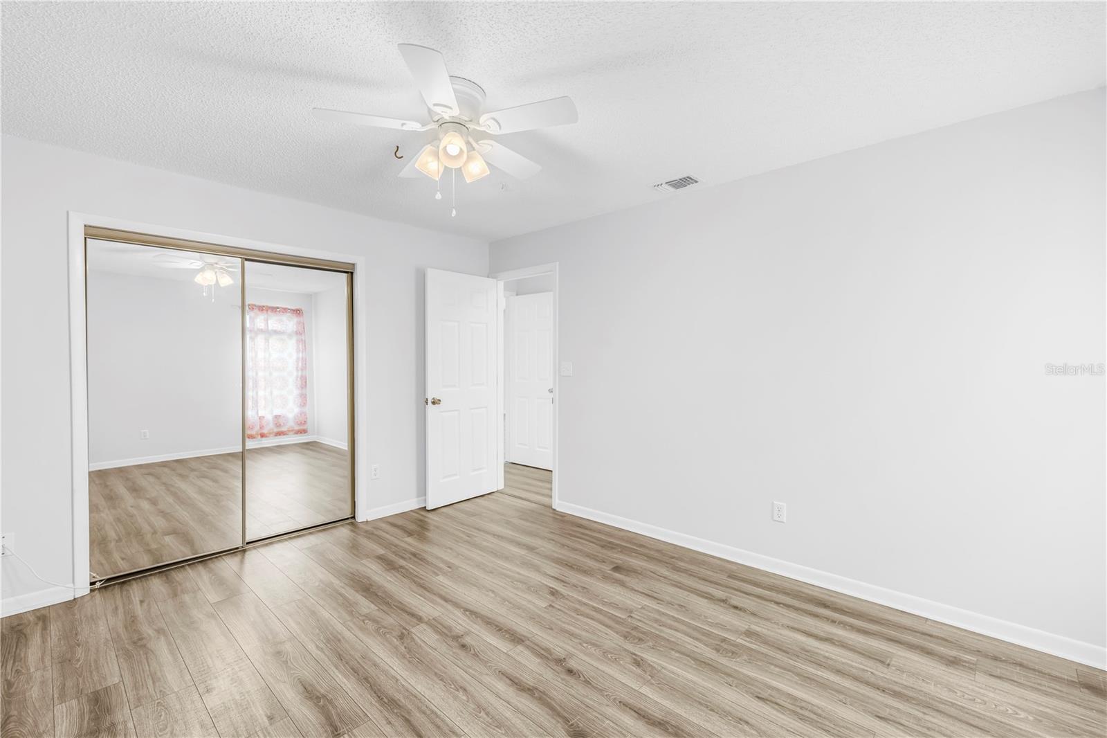 LAUREL OAK WOODS - Residential