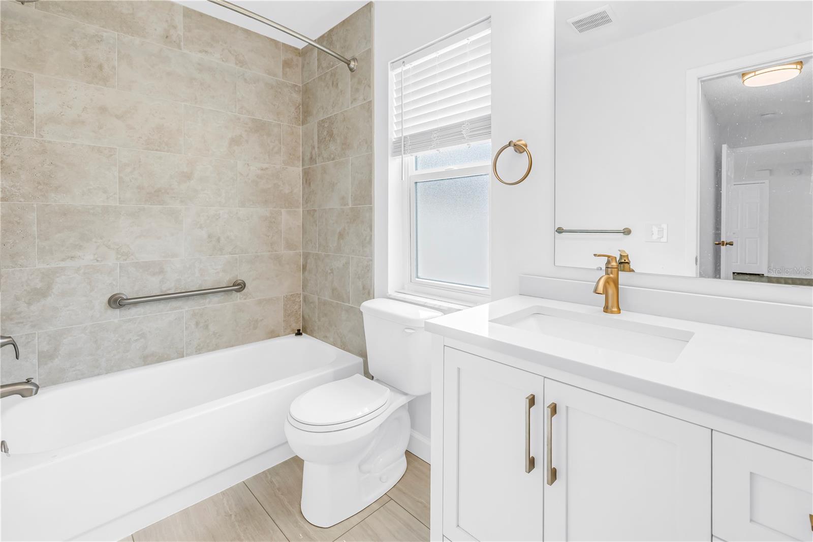 LAUREL OAK WOODS - Residential