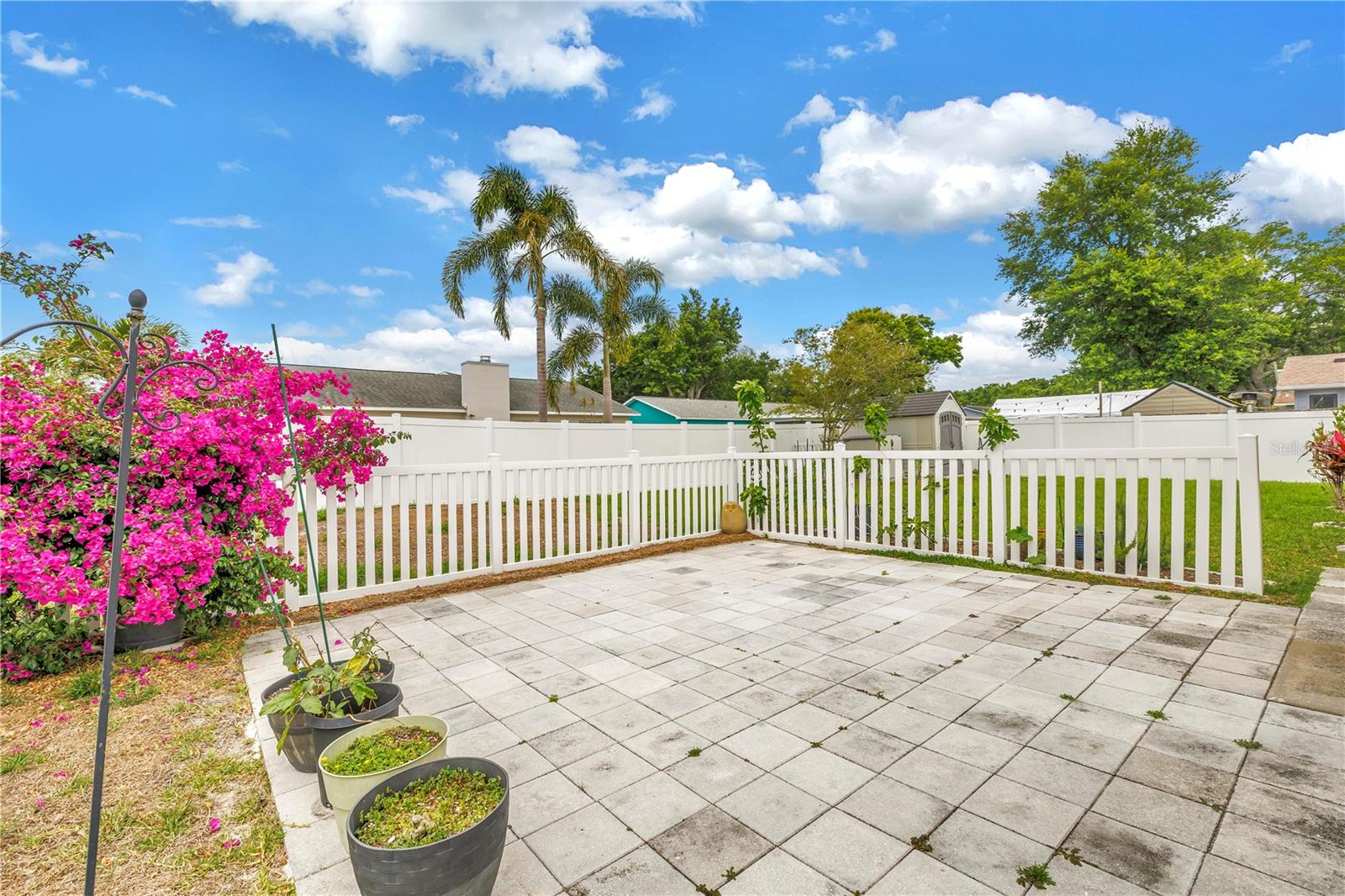 LAUREL OAK WOODS - Residential