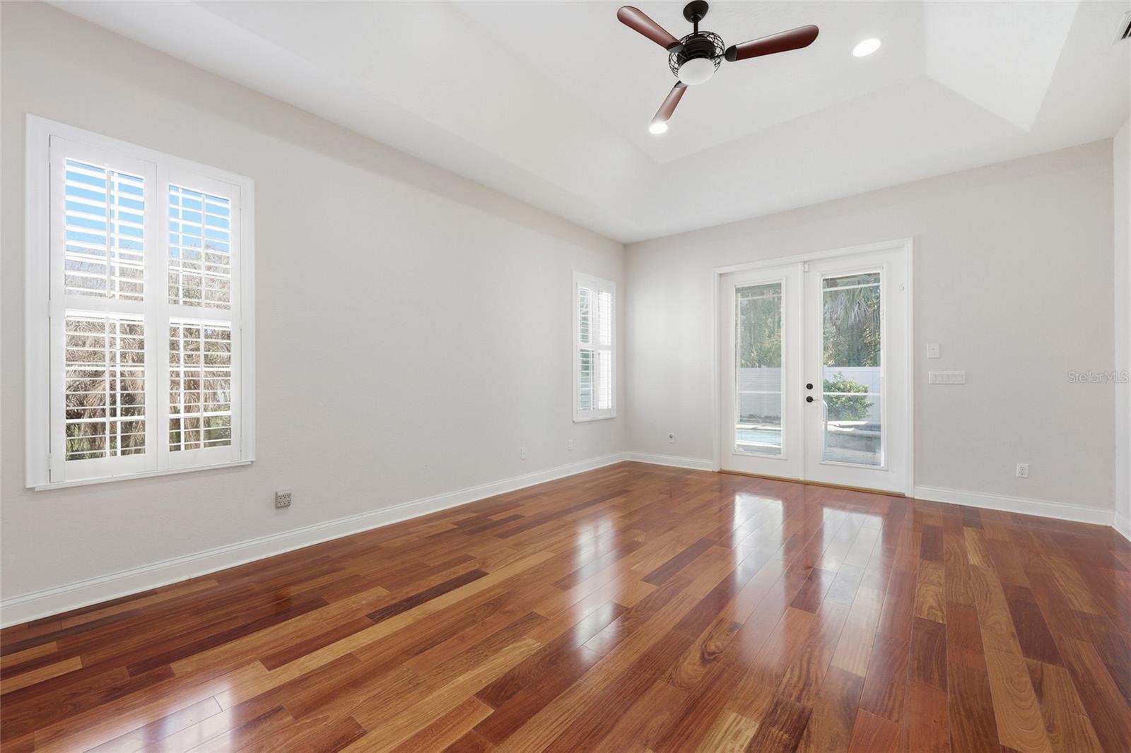 PINE LAKES - Residential