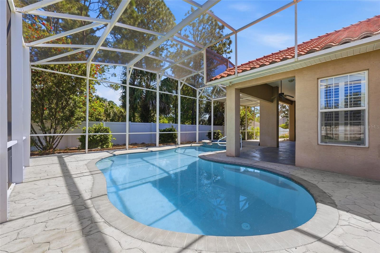 PINE LAKES - Residential