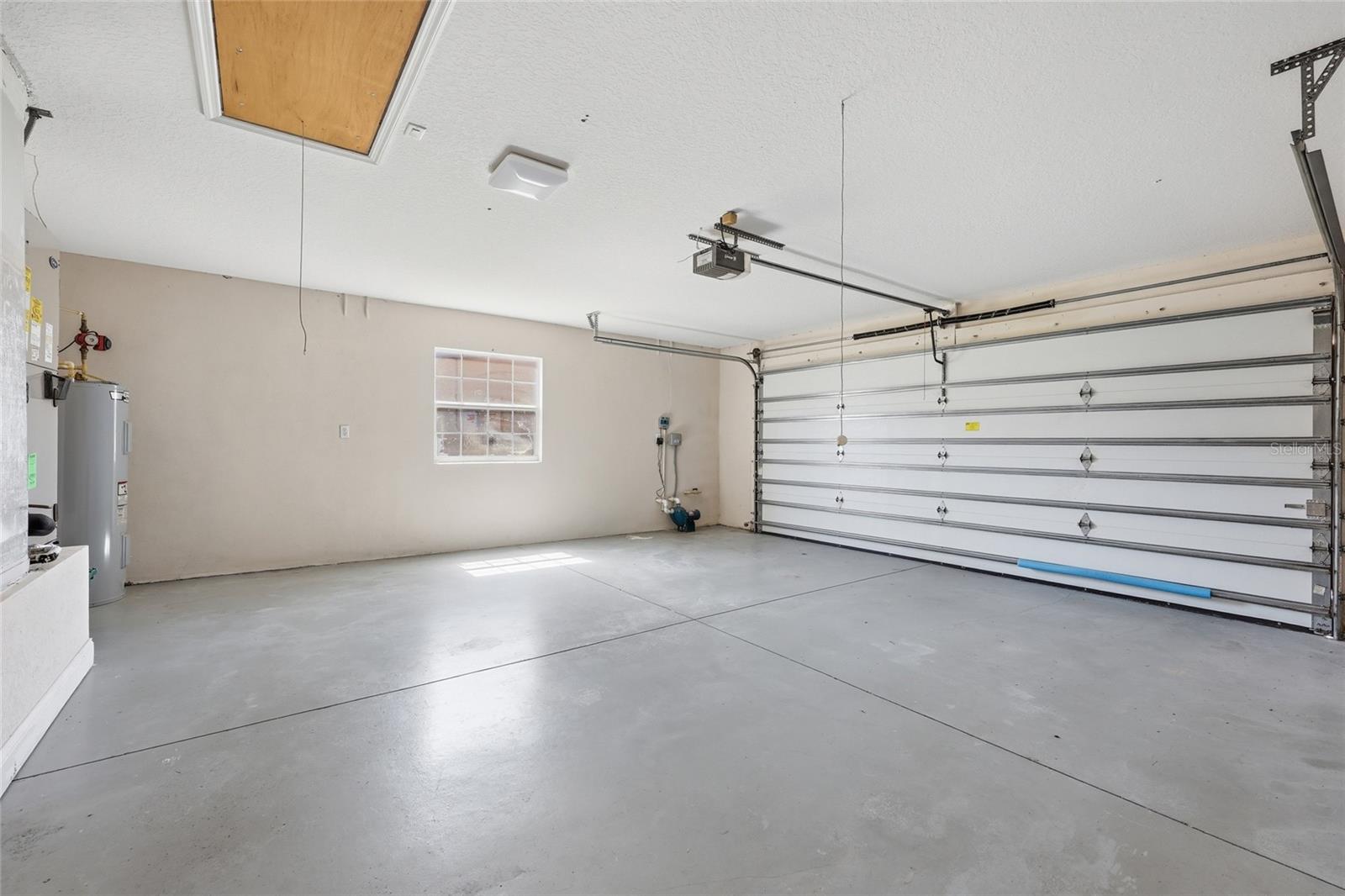 PINE LAKES - Residential