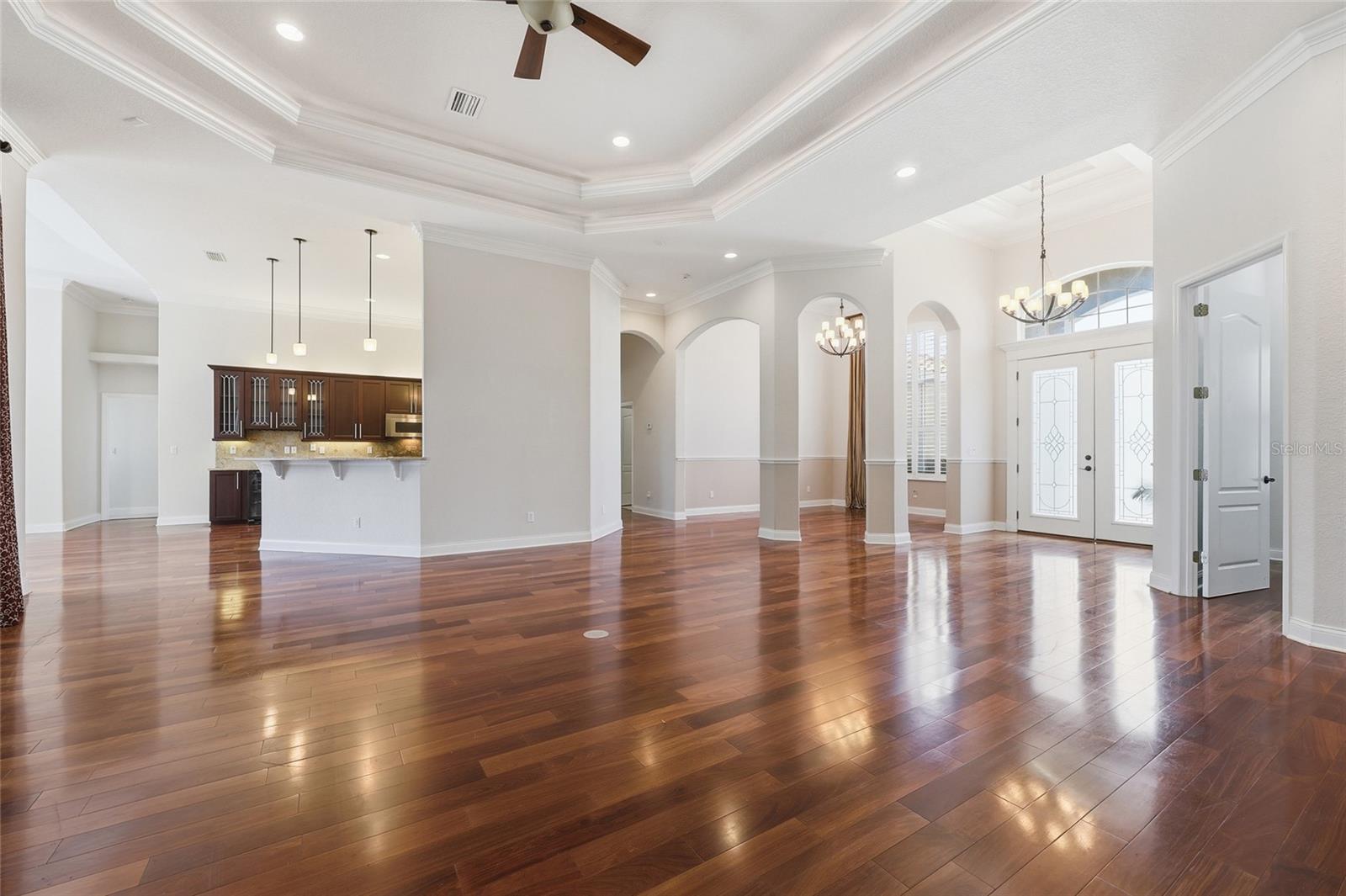 PINE LAKES - Residential