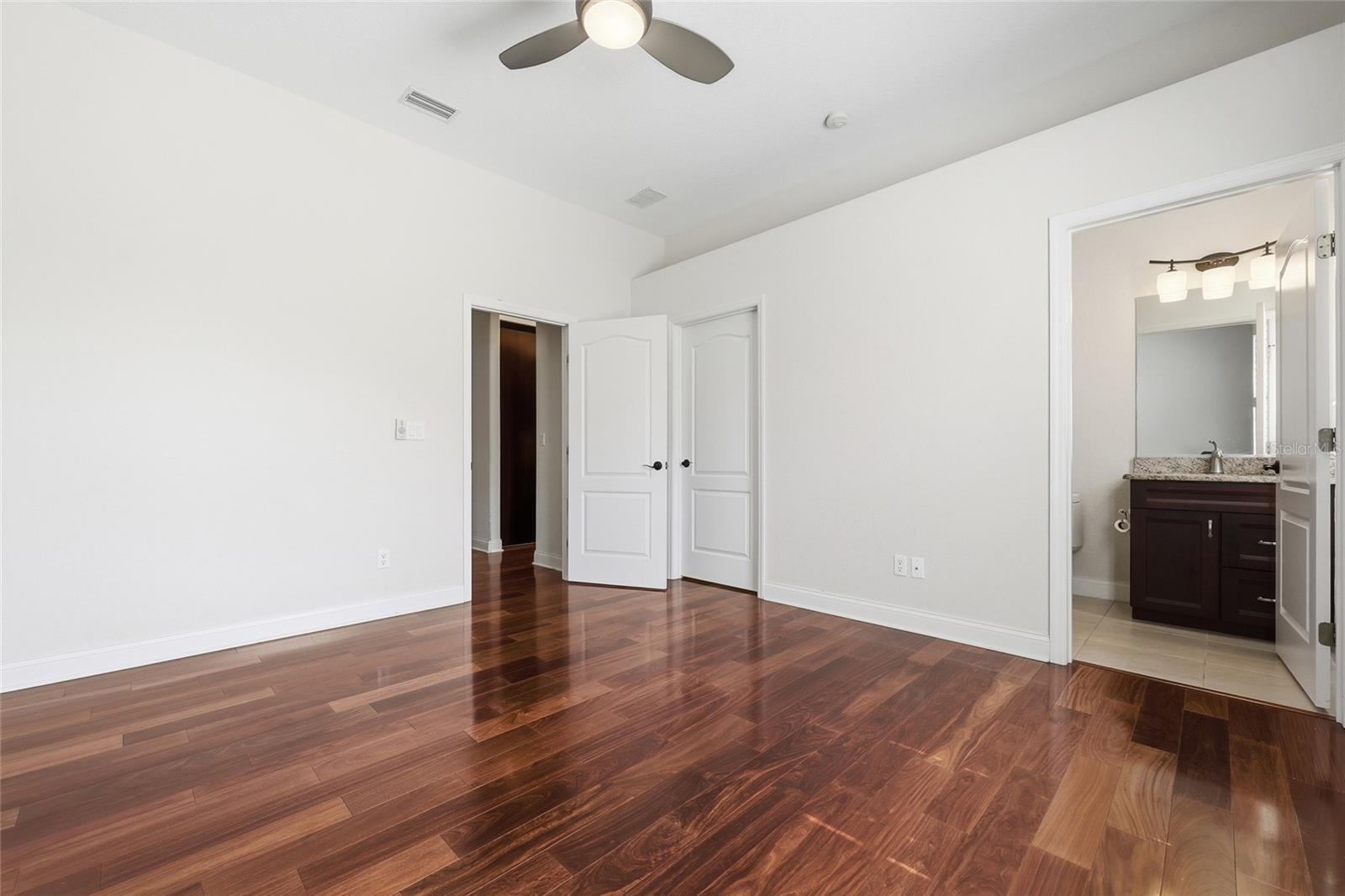 PINE LAKES - Residential