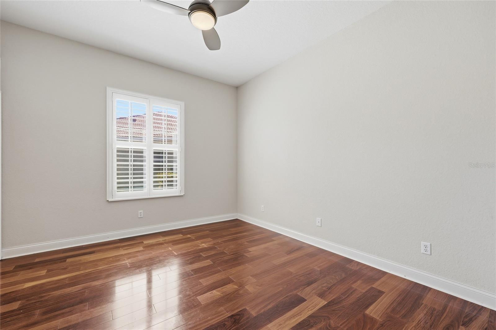 PINE LAKES - Residential