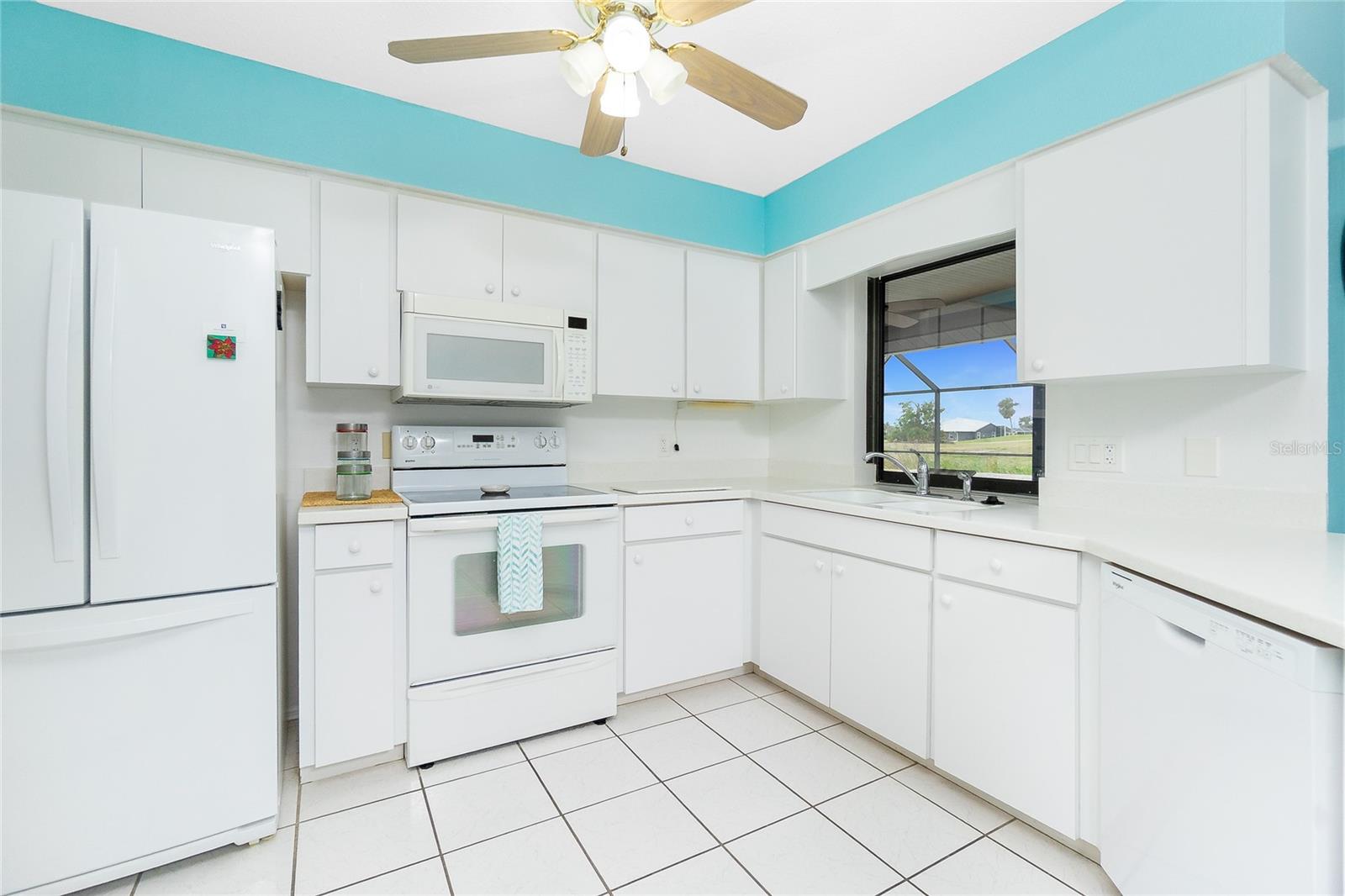 ROTONDA WEST PEBBLE BEACH - Residential