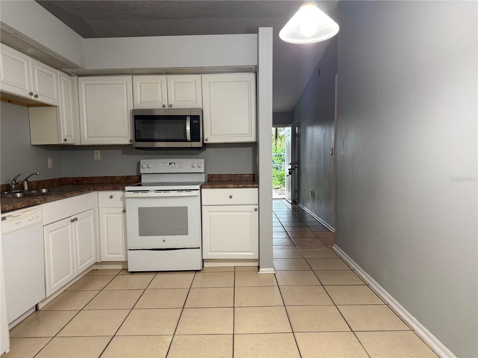 1707 RIDGEWOOD LANE A & B