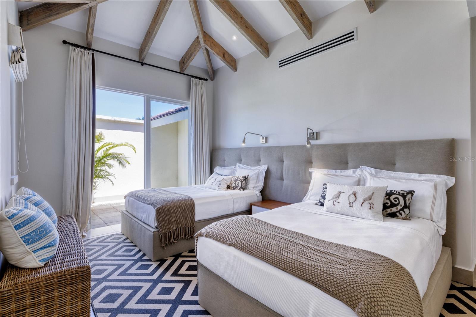 BAHIA BEACH - Residential