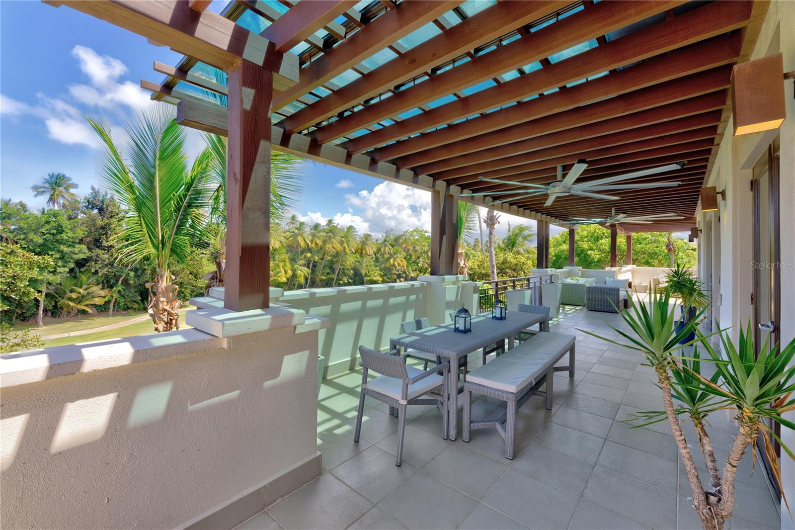 BAHIA BEACH - Residential