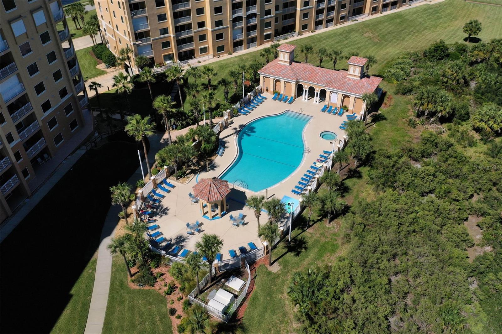 80 SURFVIEW DRIVE 808