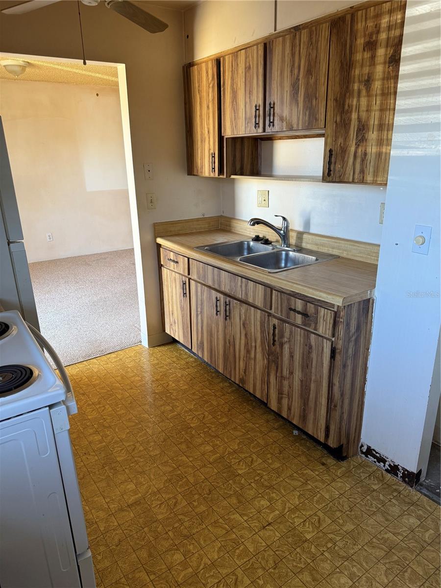 HILL CREST VILLAS - Residential