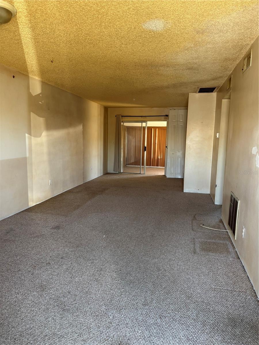 HILL CREST VILLAS - Residential