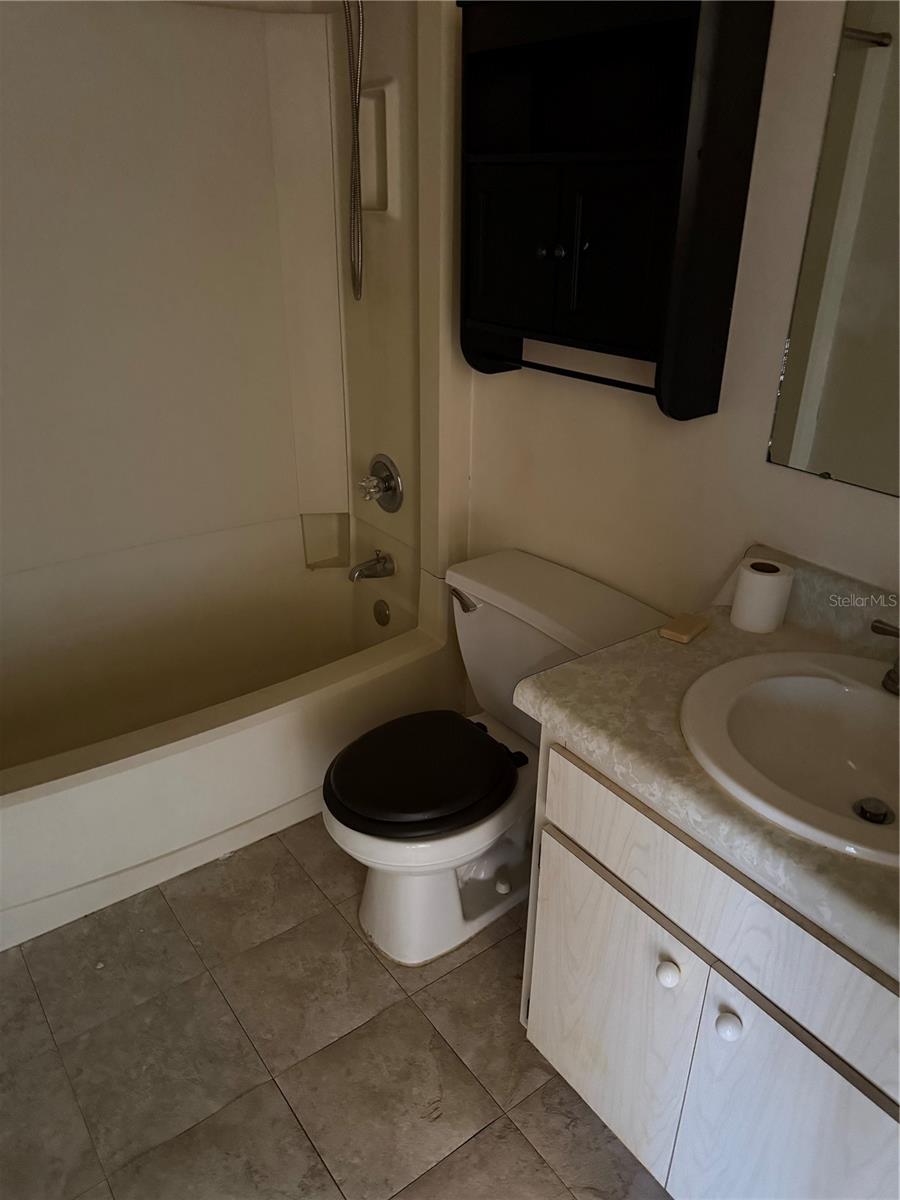 HILL CREST VILLAS - Residential