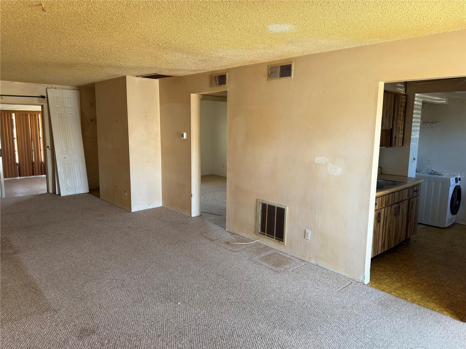 HILL CREST VILLAS - Residential