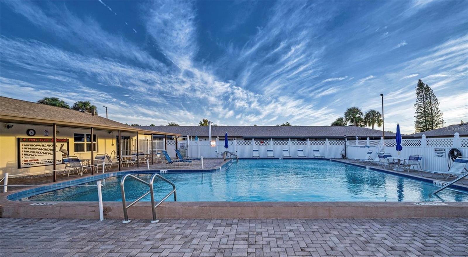 HILL CREST VILLAS - Residential