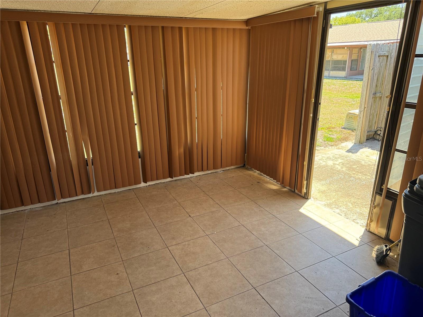 HILL CREST VILLAS - Residential